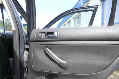 1x VW Golf 4 1J Kombi Türverkleidung Verkleidung Tür hinten rechts schwarz f (165036)