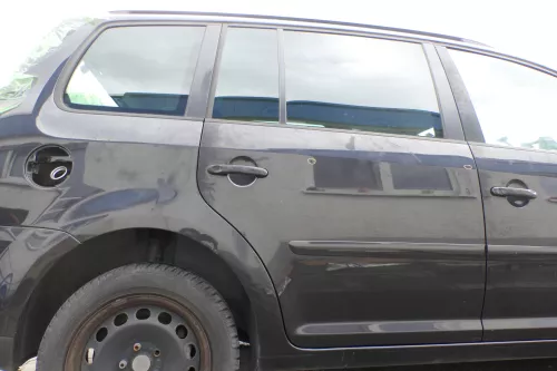 VW Touran 1T 1T3 Tür hinten rechts schwarz LC9Z