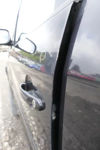 VW Touran 1T 1T3 Tür vorne links Fahrertür schwarz LC9Z OHNE Anbauteile Cross (165050)