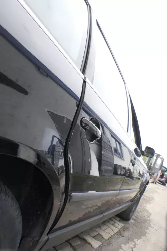 VW Passat 3B 3BG 3B6 Kombi Avant Tür hinten rechts mit Scheibe schwarz L041 (165093)