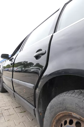VW Passat 3B 3BG Kombi Variant Tür hinten links schwarz L041 ohneAnbauteile (165095)