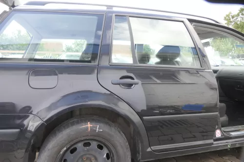 VW Golf 4 Bora Tür hinten rechts nur Kombi /Variant schwarz LC9Z ohne Anbauteile
