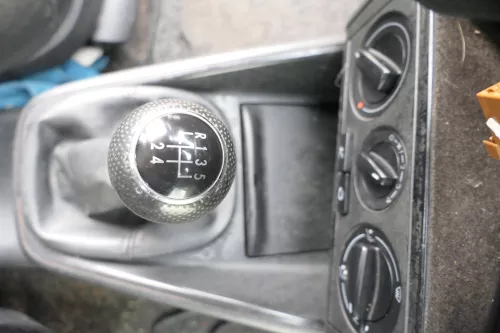 VW Golf 4 Bora Schaltknauf Schaltsack Schaltung Schaltknüppel schwarz 5-Gang (165153)