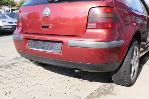 VW Golf 4 Limousine Stoßstange hinten Heckstoßstange Stoßfänger rot braun LC3K (165276)