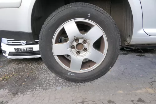 VW Golf 4 Beetle Alufelgen Felgen 195/65 R15 Allwetterreifen 1J0601025B 4-7mm (165314)