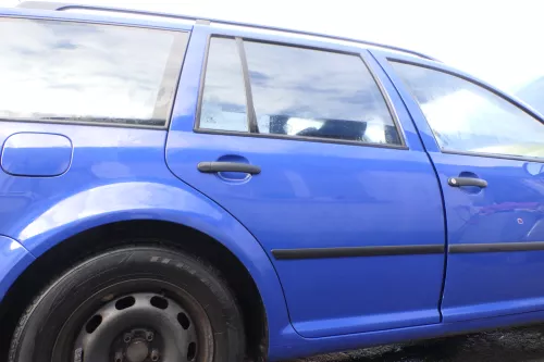 VW Golf 4 Bora Tür hinten rechts nur Kombi / Variant vlau LW5Z -ohne Anbauteil