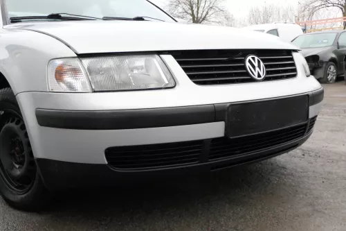 VW Passat 3B Stoßstange vorne Frontstoßstange Stoßfänger silber LB7Z grau Grill (165504)