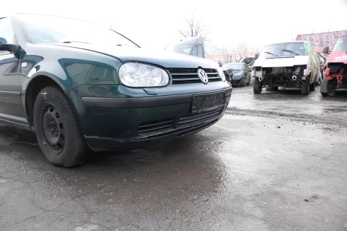 VW Golf 4 Stoßstange vorne Stoßfänger vorn vorne grün LC6M SWR (165596)