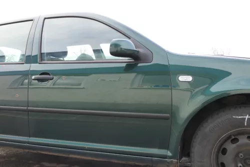 VW Golf 4 Bora Tür vorne rechts Beifahrertür 4/5-Türer+Kombi Variant grün LC6M