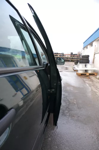 VW Golf 4 Bora Tür vorne rechts Beifahrertür 4/5-Türer+Kombi Variant grün LC6M (165599)