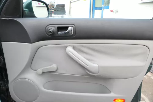 1x VW Golf 4 Bora Türverkleidung Verkleidung Tür vorne rechts grau 4/5-Türer (165609)