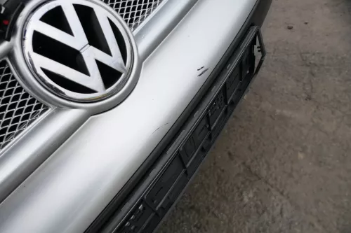 VW Golf 4 1J Stoßstange vorne Stoßfänger vorn grau silber LB7Z Frontstoßstange (165705)