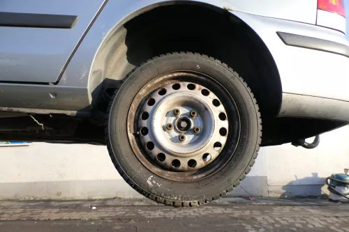 VW Sharan 7M Alhambra Winterreifen M&S Reifen Felgen 195/60R 16C 99/97T  4-7mm (165817)