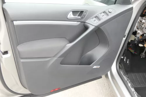 VW Tiguan 5N Türverkleidung Verkleidung Tür vorne+hinten Dynaudio schwarz (165941)