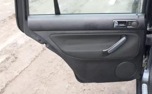 1x VW Golf 4 1J Kombi Türverkleidung Verkleidung Tür hinten links schwarz (166113)
