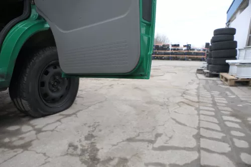 T4 Tür vorne rechts Beifahrertür Caravelle 7D0831056C ohneAnbauteil grün Polizei (166171)