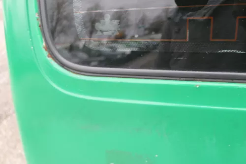 VW T4 Transporter Heckklappe Klappe hinten Kofferraumklappe grün Polizei Scheibe (166178)