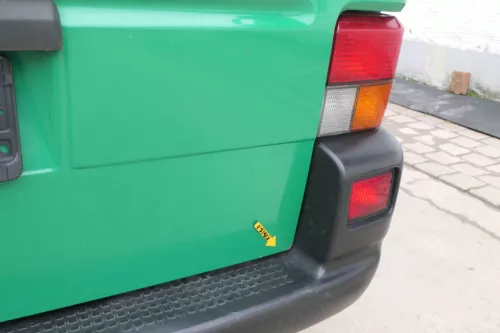 VW T4 Transporter Heckklappe Klappe hinten Kofferraumklappe grün Polizei Scheibe (166178)