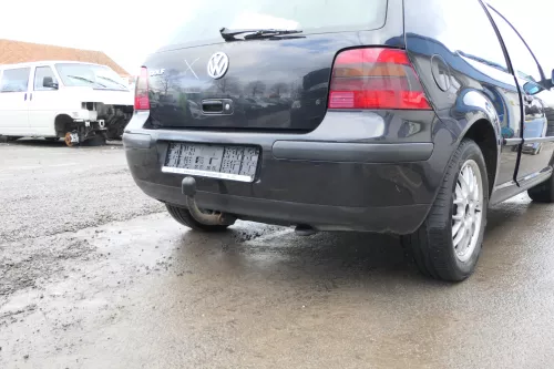 VW Golf 4 Limousine Stoßstange hinten Heckstoßstange Stoßfänger schwarz LC9Z (166433)