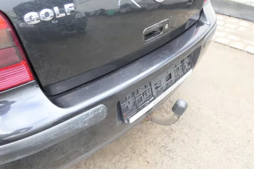 VW Golf 4 Limousine Stoßstange hinten Heckstoßstange Stoßfänger schwarz LC9Z (166433)