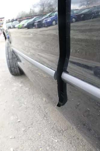 VW Fox 5Z Tür vorne links Fahrertür schwarz L041 - ohne Anbauteile (166449)