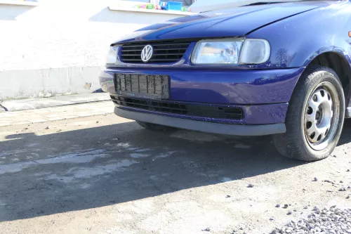 VW Polo 6N Stoßstange vorne 2-geteilte Frontstoßstange blau LD5D Stoßfänger (166498)