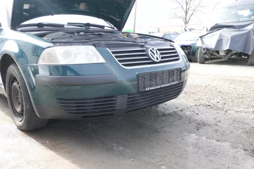 VW Passat 3BG Stoßstange vorne Frontstoßstange Stoßfänger grün LB6G (166566)