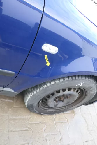 VW Passat 3BG 3B6 Kotflügel vorne rechts blau LA5E (Blinkerloch) (166641)