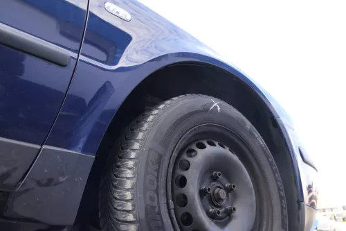 VW Passat 3BG 3B6 Kotflügel vorne rechts blau LA5E (Blinkerloch) (166641)