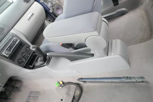 Octavia 1U Mittelarmlehne Armlehne Lehne Mitte Original grau - DEFEKT (166712)