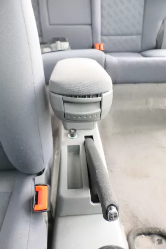 Octavia 1U Mittelarmlehne Armlehne Lehne Mitte Original grau - DEFEKT (166712)