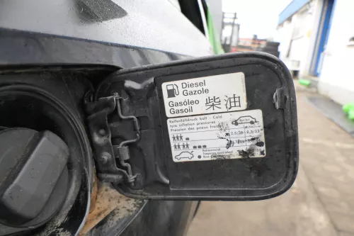 VW Golf 3 4 1E Cabrio Tankdeckel Klappe Tankklappe Deckel Tank schwarz LC9Z (166794)