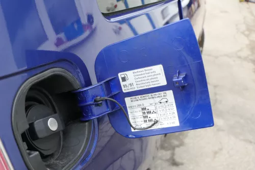 VW Lupo Seat Arosa Tankdeckel Deckel Tank Tankverschluß blau LS5N (166810)