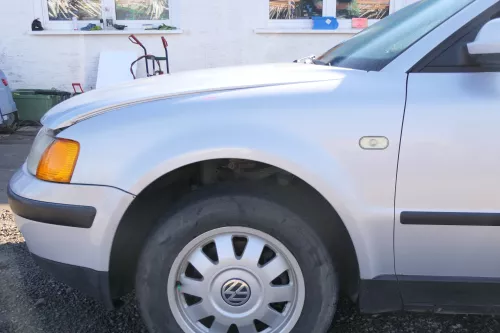 VW Passat 3B Kotflügel vorne links silber LB7Z