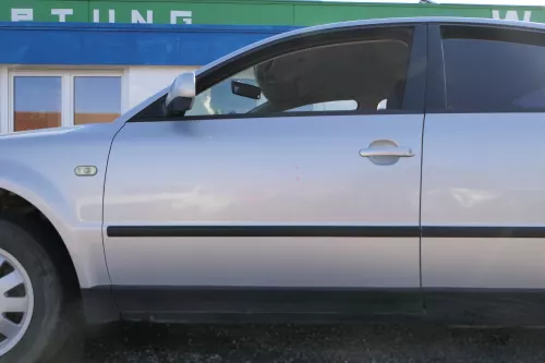 VW Passat 3B 3BG 3B6 Kombi + Limo Tür vorne links Fahrertür grau silber LB7Z ohn