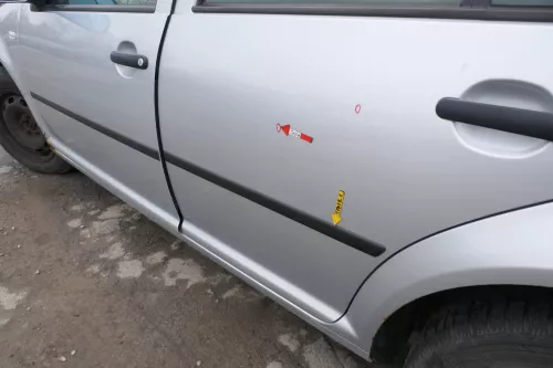 VW Golf 4 Limousine Tür hinten links silber LA7W (KEINkombi) (167447)