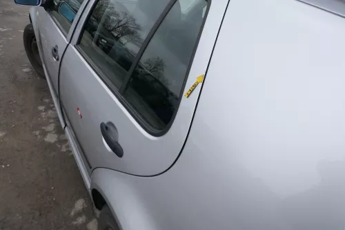 VW Golf 4 Limousine Tür hinten links silber LA7W (KEINkombi) (167447)