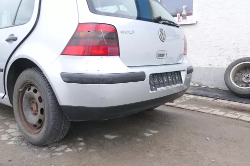 VW Golf 4 Limousine Stoßstange hinten Heckstoßstange Stoßfänger grau LA7W (167448)