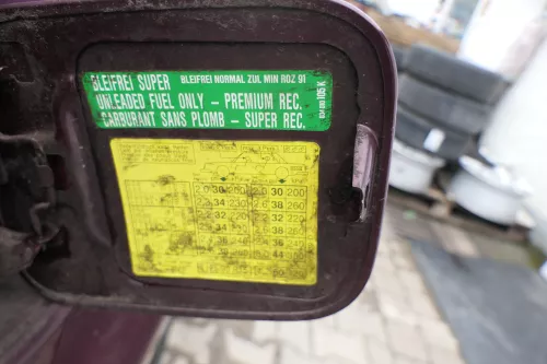 Audi A4 B5 Tankdeckel Tankklappe Tank Deckel Klappe 8D5809905B rot braun LZ3N (167522)