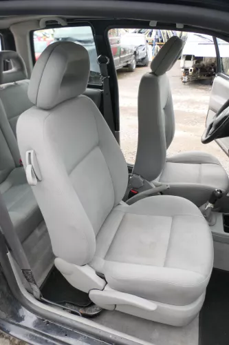 Arosa Lupo Sitz vorne rechts Beifahrersitz Höhenverstellung grau SHZ Sitzheizung (167576)