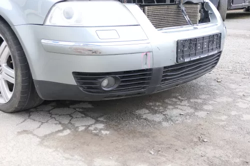 VW Passat 3BG Stoßstange vorne Frontstoßstange Stoßfänger grau LA7S SWR (167595)