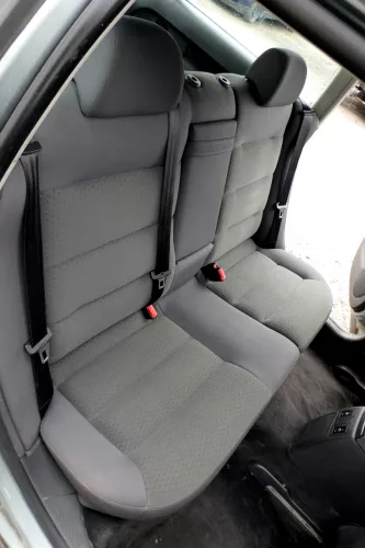 VW Passat 3B 3BG Kombi Variant Sitz Rückbank Rücksitzbank 3 Punkt Gurt SHZ (167609)