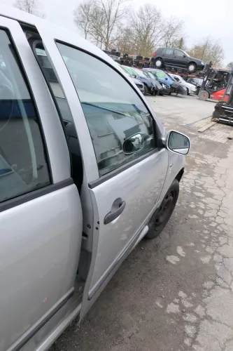 Skoda Fabia 6Y Kombi Limousine Tür vorne rechts Beifahrertür grau silber LF7T (167706)