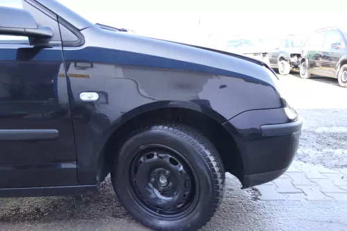 VW Polo 9N Kotflügel vorne rechts schwarz L041 bis ca.Bj.2004