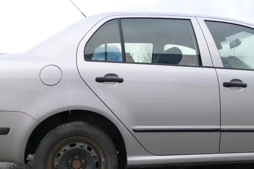 Skoda Fabia 6Y Limousine Schrägheck Tür hinten rechts grau silber LF7T diamantsi
