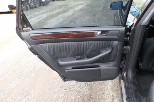 1x Audi A6 4B Türverkleidung Verkleidung Tür hinten links Leder onyx (167801)