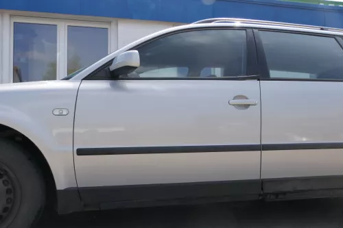 VW Passat 3B 3BG 3B6 Kombi + Limo Tür vorne links Fahrertür grau silber LB7Z ohn