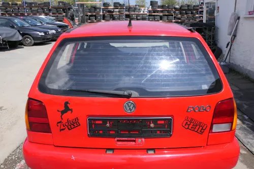 VW Polo 6N Heckklappe Klappe hinten Kofferraumklappe mit Scheibe rot LP3G