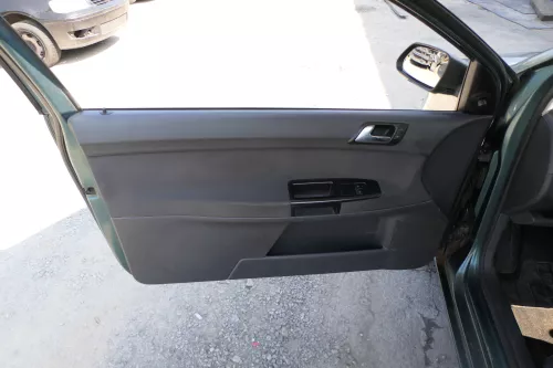 1x VW Polo 9N Türverkleidung Verkleidung Tür vorne links 2/3-Türer Fahrertür (168488)