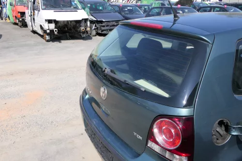 VW Polo 9N3 9N Heckklappe Kofferraumklappe Klappe grün LA6L ohne Anbauteile (168495)